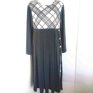 Womens NWOT NORACORA Adorable Maxi Dress Size M